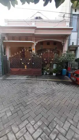 Rumah 2 Lantai dijual Cepat Lokasi Perum Gresik Kota Baru (GKB) Gresik
