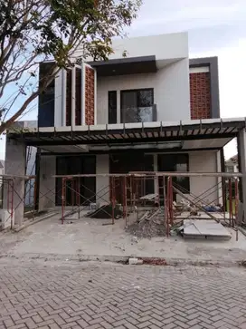 Ada pool‼️Rumah Grand Pakuwon dekat margomulyo