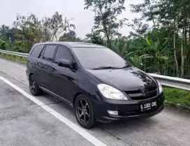Innova G diesel matic 2006