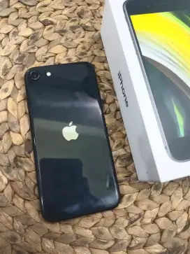 Iphone se gen 2 ibox 64gb 
Hb 81%