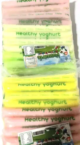 Yogurt stik terbuat dari susu sapi murni