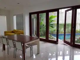 For rent a cozy house private pool in Kemang Timur