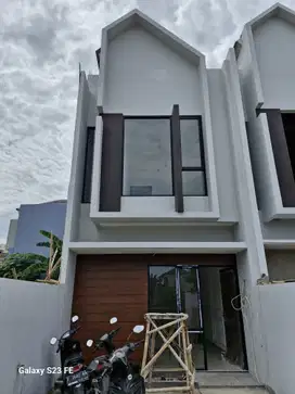 Rumah Ready Dijual Murah dengan Tanah Luas dekat Tol JORR Jatiasih