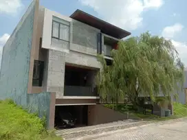 Dijual Rumah mewah Di Candi Golf, Montana, Semarang