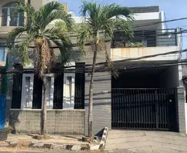 Rumah Bagus Simpang Darmo Permai Selatan Surabaya