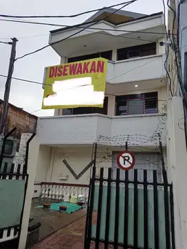 Disewakan ruko 3 lt tengah kota Surabaya untuk usaha