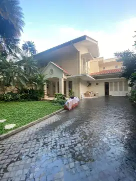 Disewakan Rumah Cantik Utk Hunian/Silent Office Area Senopati, Keb Bar