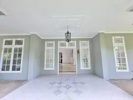 Disewakan Rumah Lokasi Strategis Area Senopati Bisa Utk Silent Office