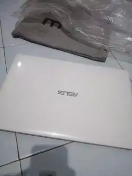 Laptop Asus bekas