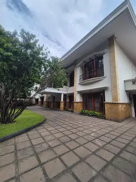 Disewakan Rumah Tinggal Lokasi Elite Area Selong Kebayoran Baru