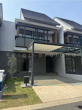 Rumah 2 lantai, bagus blm pernah huni. Cluster narada alam sutera.