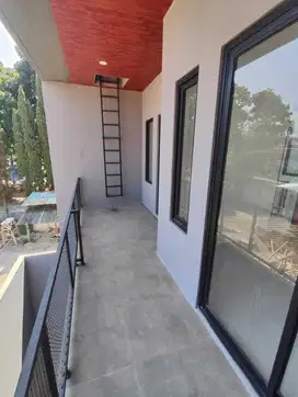 Dijual Rumah Baru 2 Lantai Di Sariwangi Asri