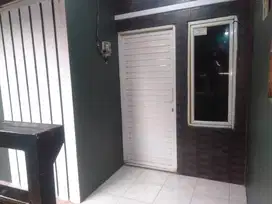 RUMAH DI KONTRAKAN BELAKANG PASAR KRANGGAN JATISAMPURNA