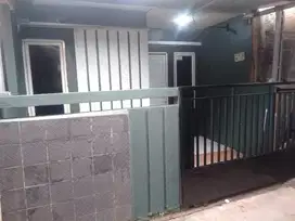 RUMAH DI KONTRAKAN BELAKANG PASAR KRANGGAN JATISAMPURNA