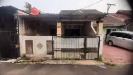 Di jual rumah hitung tanah dalam komplek di mustika jaya