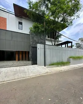 Brand NEW & Mewah. Rumah Cipete Dijual. Tropical House Design