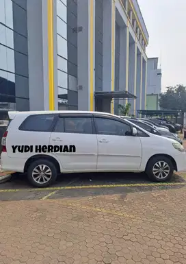 dijual kijang innova putih solar AT 2015 kodisi bagus
