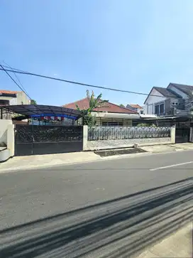 Rumah Dijual Pejaten Barat. Tanah Luas, jalan utama. SUPER NEGO