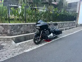 HARLEY DAVIDSON ROADGLIDE SPECIAL 2016 LIKE NEW