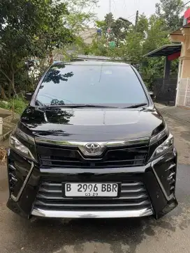 Toyota Voxy 2019/2018