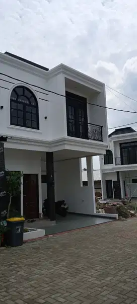 Rumah desain Eropa dekat pusat kota Depok at kelapa dua
