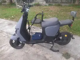 Sepeda listrik rasa motor