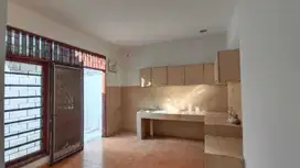 Jual murah rumah habis renovasi siwalankerto permai