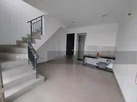 Termurah Rumah Kawasan Elite di Pik2, Uk 4,5x10