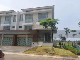 Rumah Mewah Pik2 uk 13x25 hoek Bangunan tipe 10x25, view danau