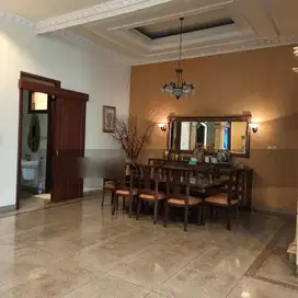Rumah mewah di grisenda