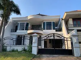 DISEWAKAN RUMAH GRAHA FAMILI SEMI FURNISH TERAWAT SIAP HUNI