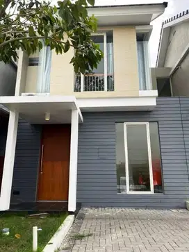 DIJUAL RUMAH NORTHWEST LAKE 2 LANTAI SIAP HUNI
