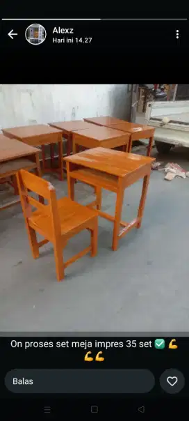 Meja kursi sekolah