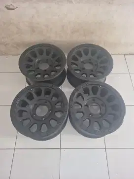 Vrlg Landcuser Fuell R17 pcd 5×150 lebar 8,5 et0..2pcs