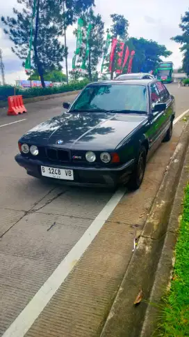 Ahlinya pasang kaca film mobil dan gedung