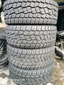 Jual ban copotan mrek toyo A/T open country kond 95% msih mulus 4pcs.