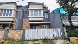 Rumah Minimalis Lokasi Strategis di Karah Agung Surabaya