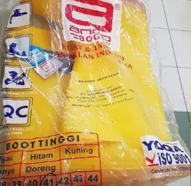 Sepatu bots anti selip Warna Kuning