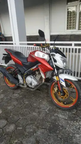 VIXION TAHUN 2014 MERAH