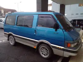 Mazda E2000 Mobil Siap Pakai