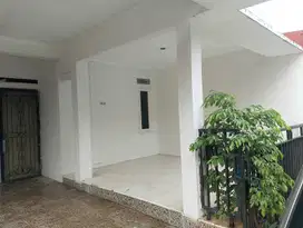 Rumah Siap Huni Dalam Cluster Lokasi 2 menit ke Stasiun Sudimara!