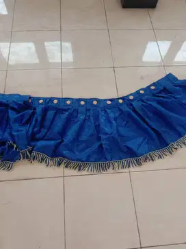 Tirai untuk meja kecil