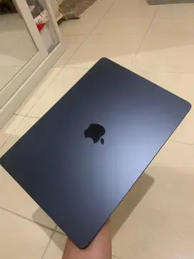Macbook air M3 8/256