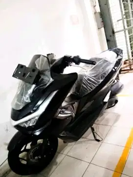 HONDA PCX 160 CBS HITAM