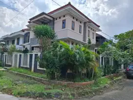 Sewakan Rumah Hook 2 Lt 
Taman Modern Cakung Jakarta Timur