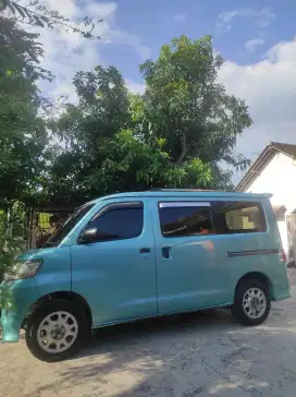 Daihatsu Luxio 2009
