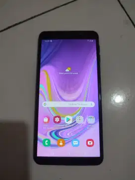 Dijual samsung A7 2018, ram 4/64, nfc aktif, batangan