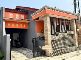 Dijual Rumah Pucang Adi atas . bonus perabot & perbaikan