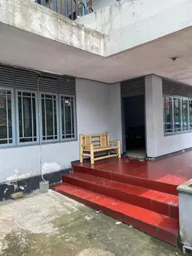 Rumah Luas Strategis Cocok Untuk Usaha di Area Alun Bandung