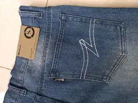 Celana jeans brand selfless